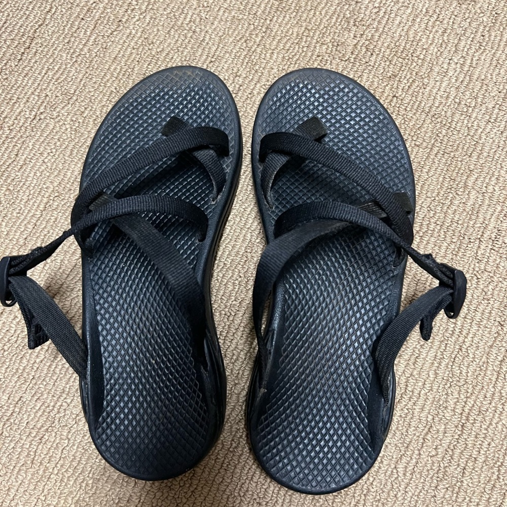 Women’s Chacos slip on size 8